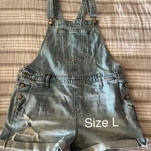 Short overalls